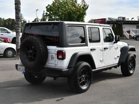 Used 2024 Jeep Wrangler Willys image 8