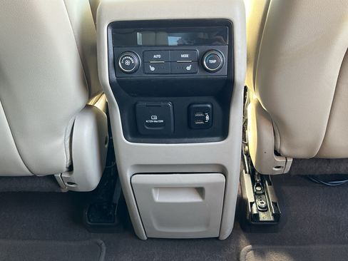 Used 2017 GMC Acadia Denali w/ Technology Package AWD/4WD image 28