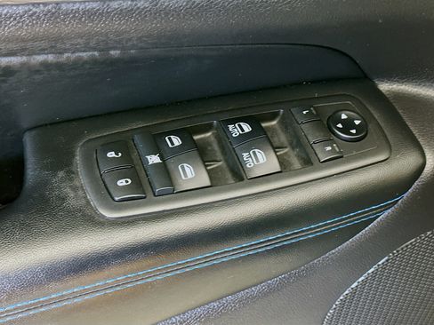 Used 2018 Jeep Grand Cherokee Laredo image 15