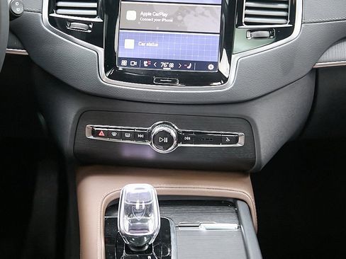 Used 2023 Volvo XC90 B6 Ultimate w/ Protection Package Premier image 30