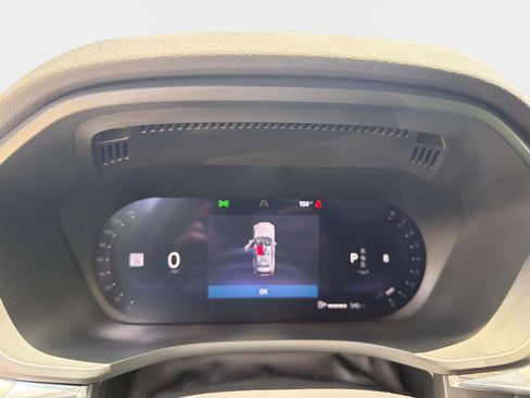 Certified 2025 Volvo XC60 B5 Core AWD/4WD image 25