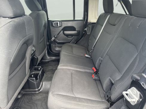 Used 2021 Jeep Wrangler Unlimited Sport AWD/4WD image 17