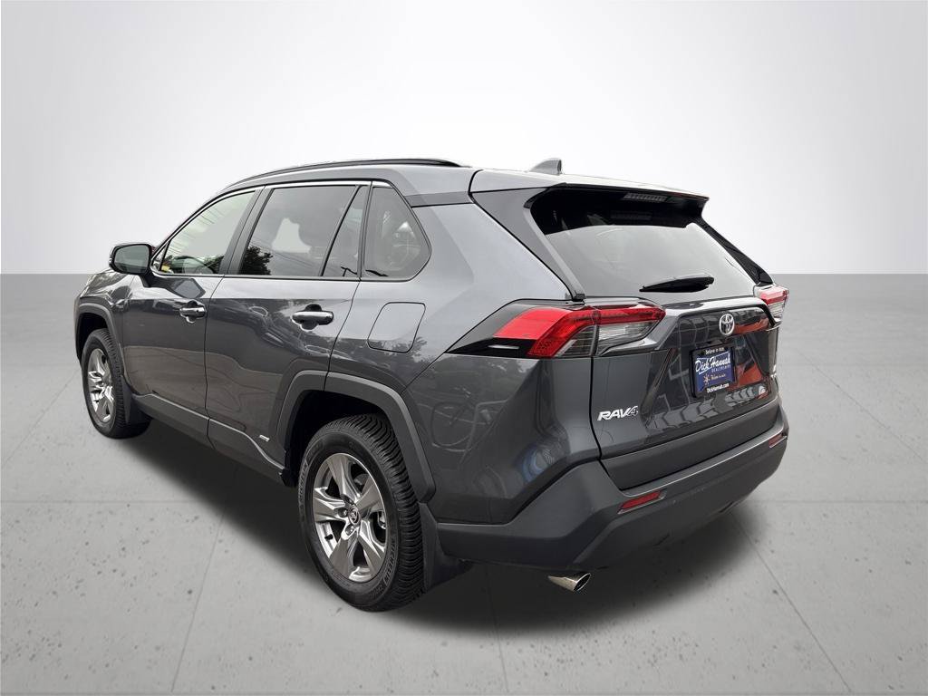 Used 2025 Toyota RAV4 LE AWD/4WD image 9
