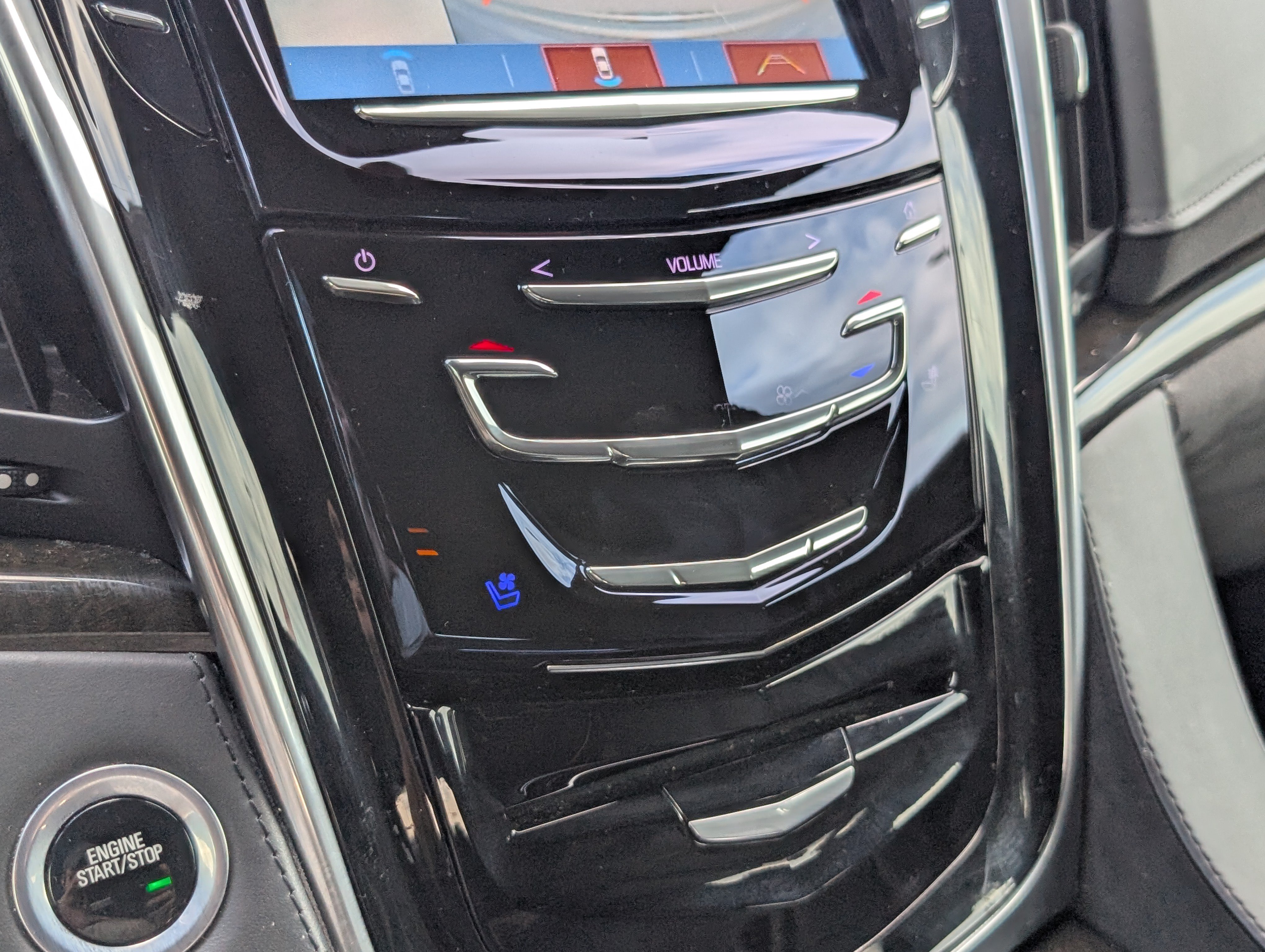 Used 2020 Cadillac Escalade Platinum AWD/4WD image 18
