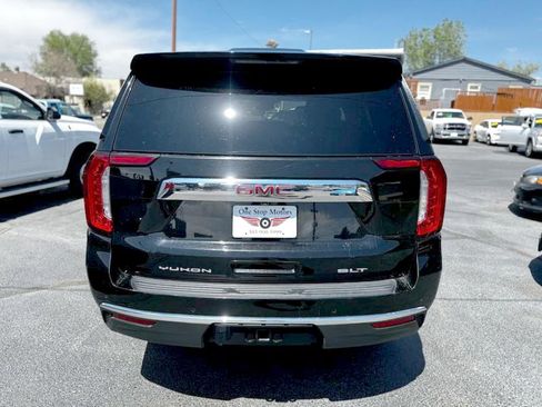 Used 2023 GMC Yukon XL SLT w/ SLT Premium Package AWD/4WD image 4