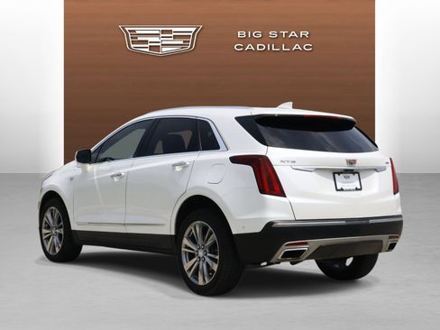 Used 2024 Cadillac XT5 Premium Luxury w/ Technology Package FWD image 3