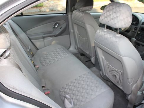 Used 2004 Chevrolet Malibu LS FWD image 6