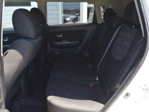 Used 2012 Kia Soul + FWD image 13