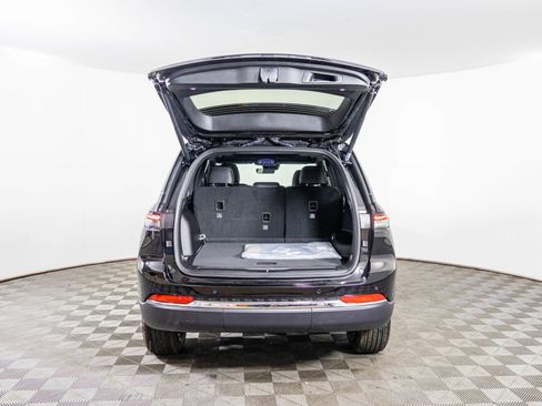 New 2025 Jeep Grand Cherokee Limited image 38