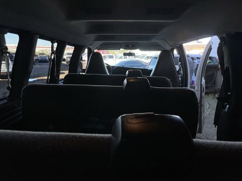 Used 2017 Chevrolet Express 3500 LT w/ LT Preferred Equipment Group image 22