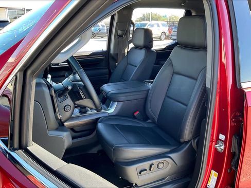 Used 2025 GMC Sierra 1500 SLT image 9