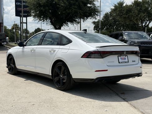 Used 2025 Honda Accord Sport image 7