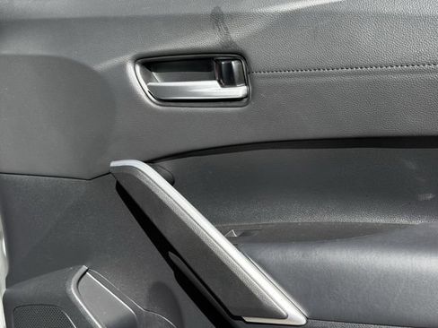 Used 2022 Toyota Corolla Cross XLE w/ Convenience Package FWD image 30
