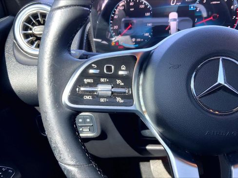 Used 2022 Mercedes-Benz GLB 250 GLB 250 w/ Premium Package Lite image 22