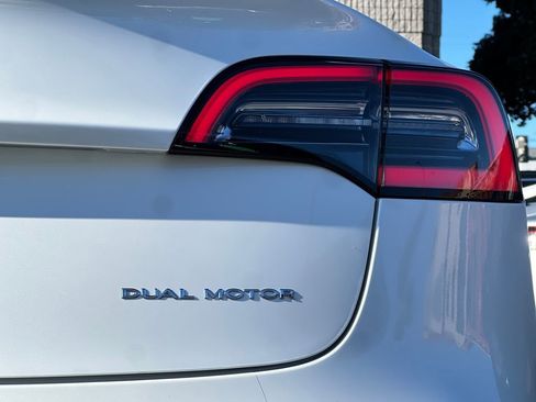 Used 2020 Tesla Model 3 Long Range image 10