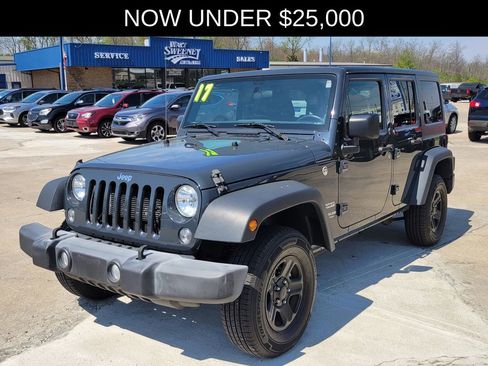 Used 2017 Jeep Wrangler Unlimited Sport w/ Connectivity Group AWD/4WD image 2