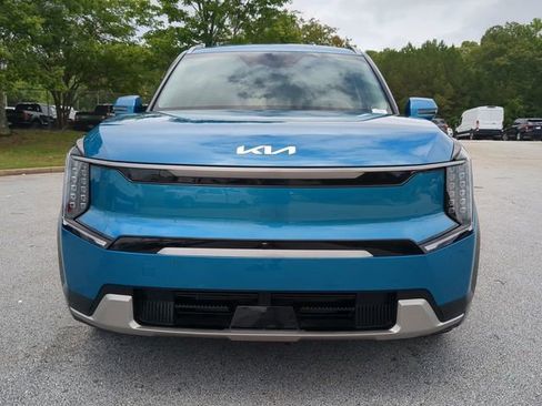 Used 2024 Kia EV9 Land image 10