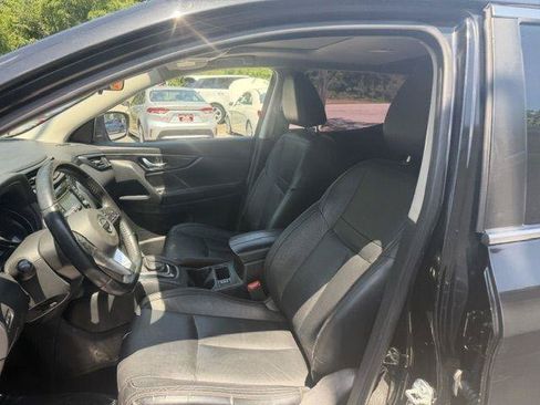 Used 2018 Nissan Rogue Sport SL w/ SL Premium Package FWD image 16