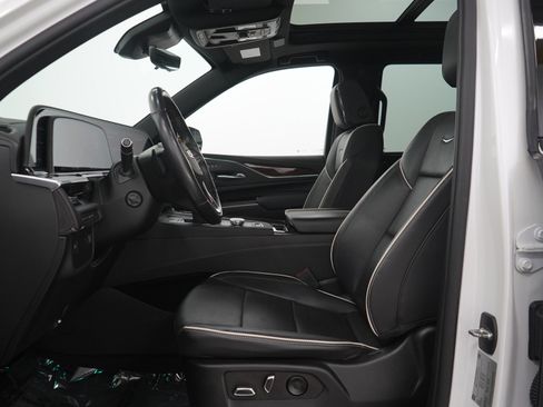 Used 2023 Cadillac Escalade Premium Luxury AWD/4WD image 26