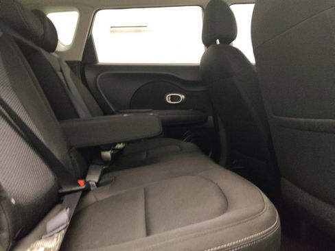 Used 2018 Kia Soul + FWD image 19