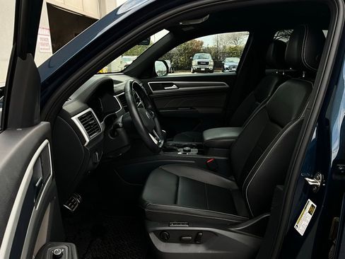 Used 2022 Volkswagen Atlas Cross Sport SEL R-Line image 9