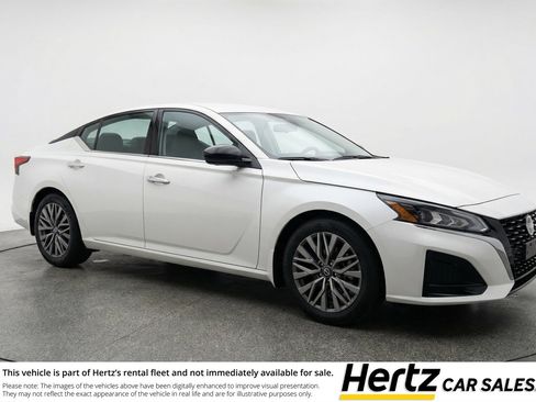 Used 2025 Nissan Altima 2.5 SV FWD image 1