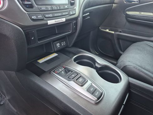 Used 2021 Honda Pilot Special Edition image 9