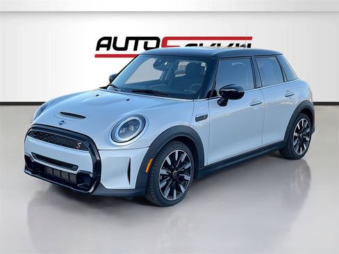 Used 2023 MINI Cooper S image 3