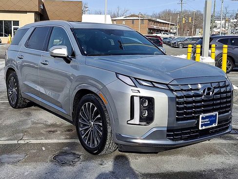 Used 2024 Hyundai Palisade Calligraphy image 2