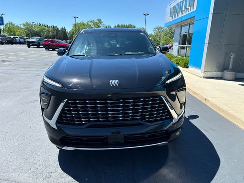 Used 2025 Buick Enclave Avenir w/ Super Cruise Package AWD/4WD image 2