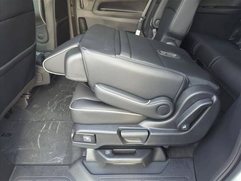 New 2026 Honda Odyssey Touring image 4