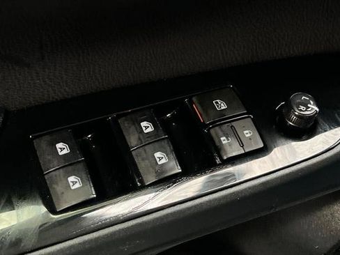 Certified 2018 Toyota Prius Four image 13