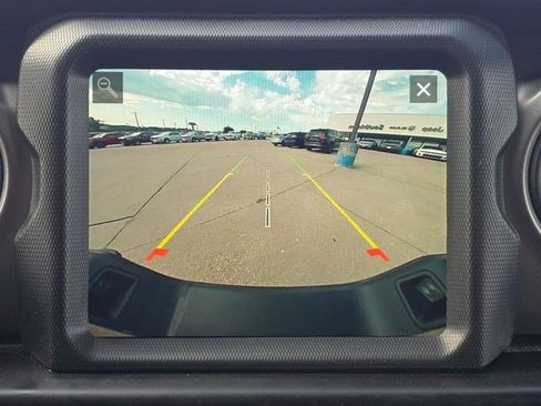 Used 2021 Jeep Gladiator Sport AWD/4WD image 29