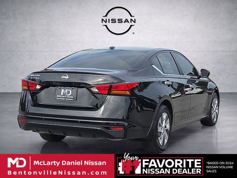 Used 2025 Nissan Altima 2.5 S FWD image 5