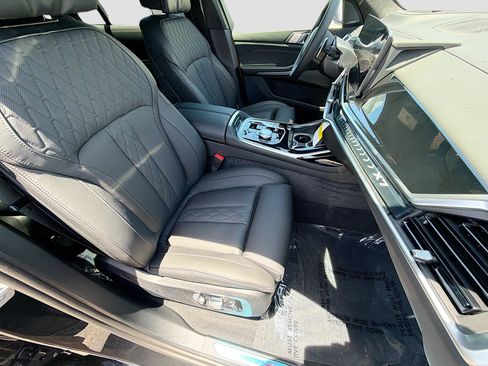 New 2027 BMW X7 xDrive40i w/ Executive Package AWD/4WD image 16