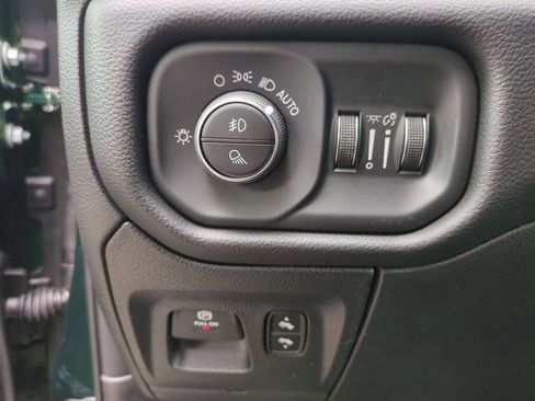 New 2026 RAM 1500 4x4 Crew Cab image 18