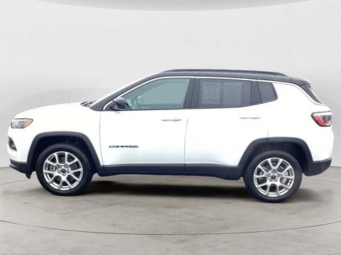 Certified 2025 Jeep Compass Limited AWD/4WD image 2