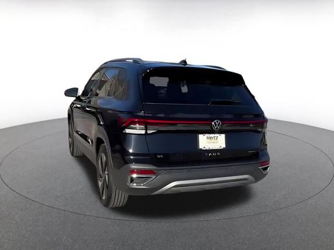 Used 2025 Volkswagen Taos SE image 11