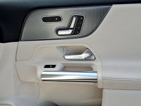 Used 2021 Mercedes-Benz GLA 250 image 27