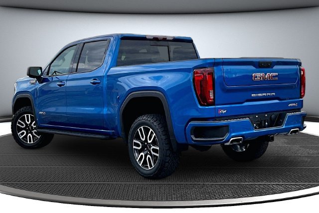 Used 2023 GMC Sierra 1500 AT4 w/ AT4 Premium Package AWD/4WD image 4