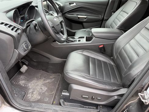 Used 2017 Ford Escape Titanium image 14