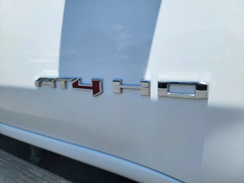 Used 2022 GMC Sierra 2500 AT4 w/ Gooseneck/5TH Wheel Package AWD/4WD image 11