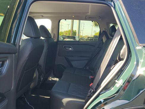 New 2026 Nissan Rogue Platinum image 8