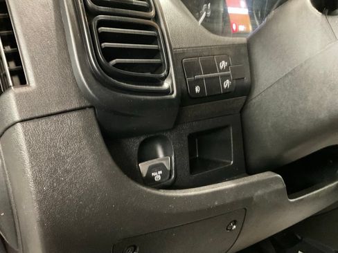 Used 2025 RAM ProMaster 2500 w/ Convenience Group FWD image 8