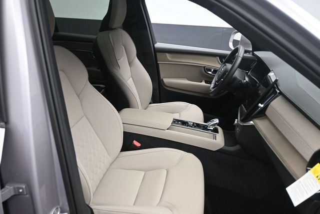 Certified 2026 Volvo XC90 T8 Core w/ Protection Package Premier AWD/4WD image 31