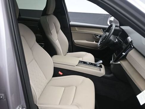 Certified 2026 Volvo XC90 T8 Core w/ Protection Package Premier AWD/4WD image 31
