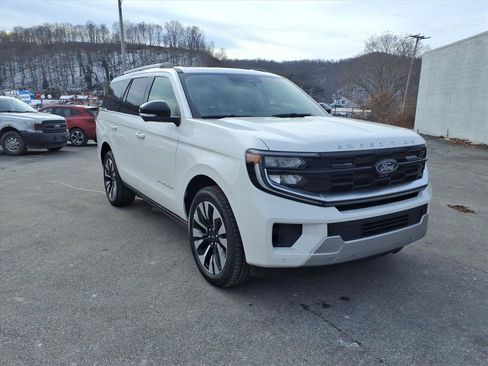 New 2025 Ford Expedition Platinum w/ Driver's Package image 6