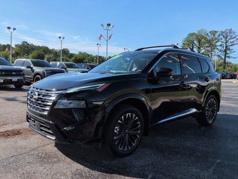 Used 2025 Nissan Rogue Platinum w/ Platinum Premium Package FWD image 8