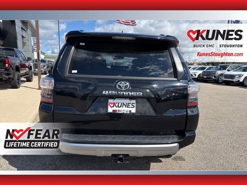 Used 2024 Toyota 4Runner TRD Off-Road Premium image 9