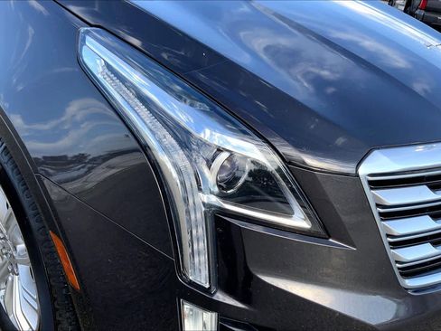 Used 2018 Cadillac XT5 FWD image 26